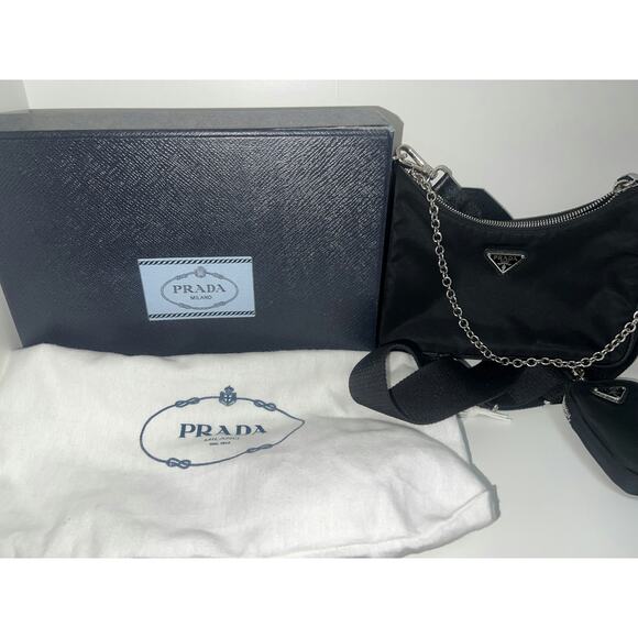 Prada Re-Edition 2005 Black Nylon Shoulder Bag with Chain Strap and Mini Pouch - Picture 5 of 8